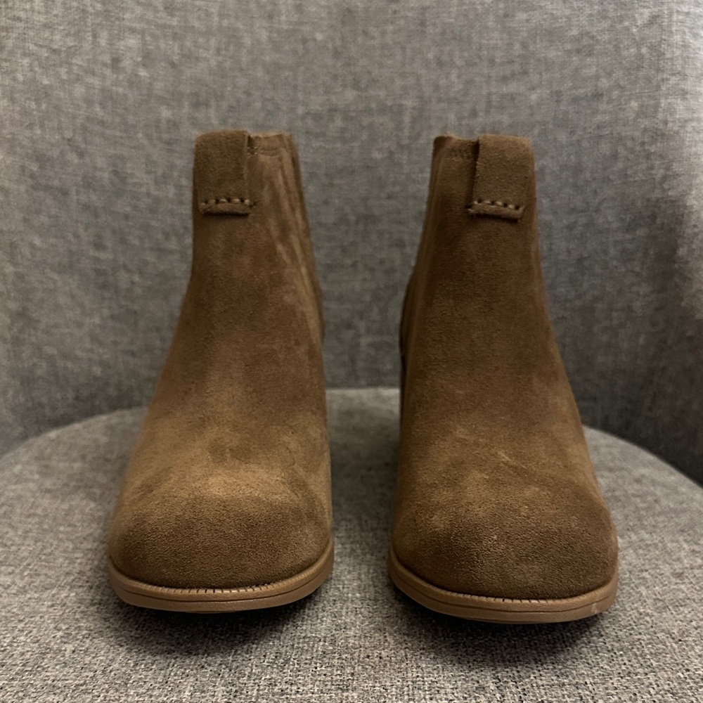 CLARKS OLIVE Suede Ankle Boots